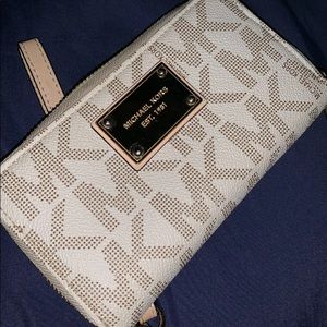 SOLD Michael Kors wallet